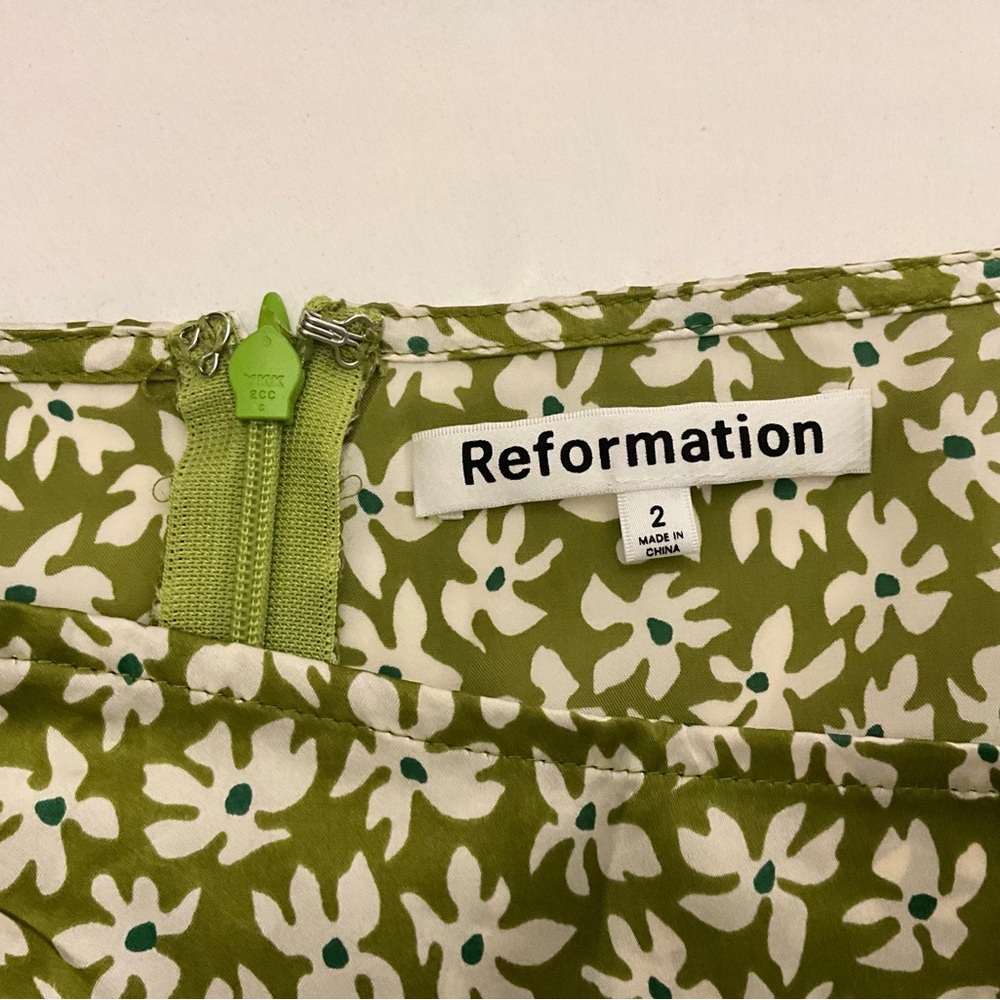 REFORMATION 90s‎ Silk Satin Daisy Ditsy Floral Print A-Line Skater Mini Skirt 2 - Picture 7 of 10